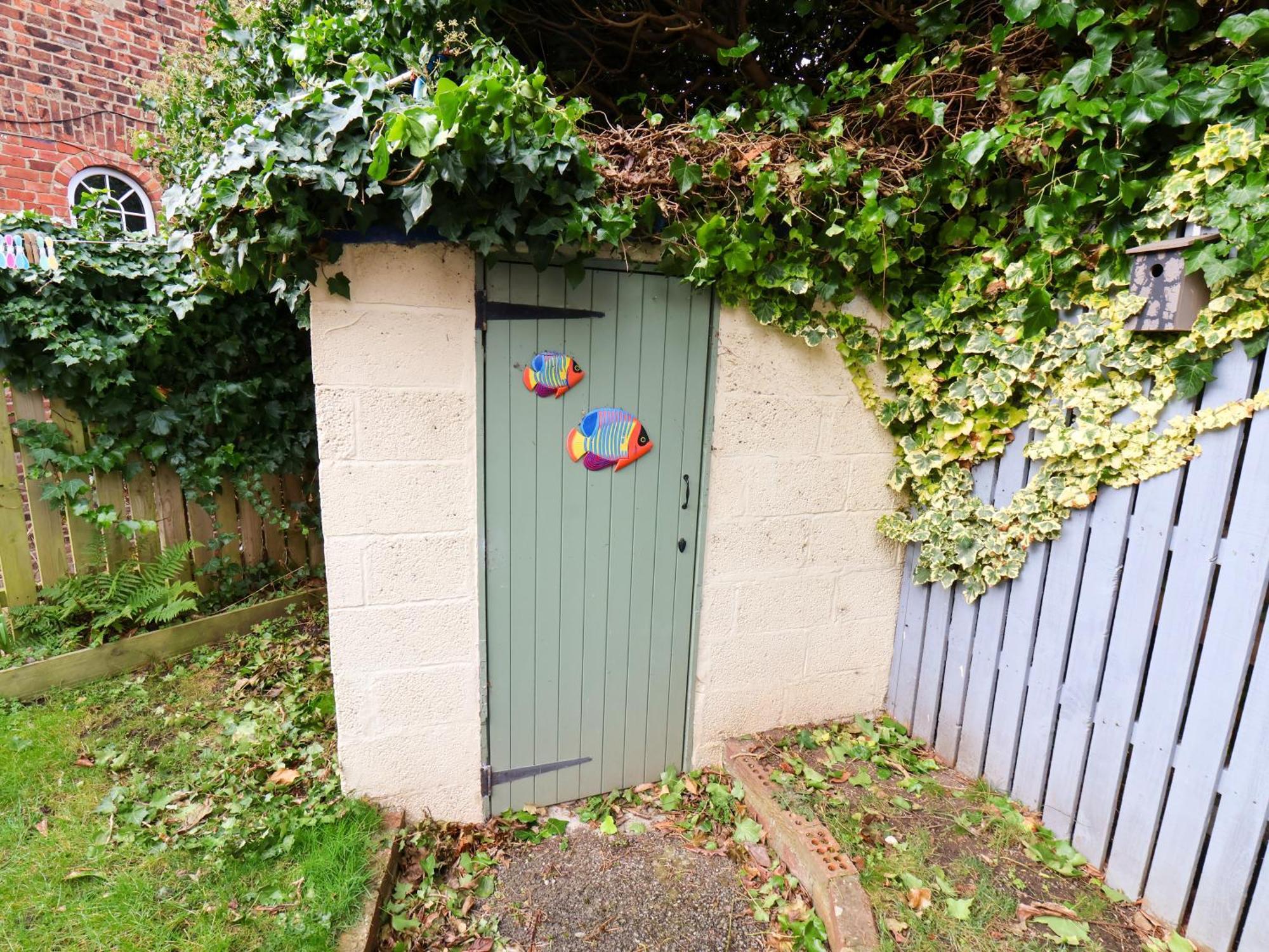 Over Esk Whitby Exterior photo