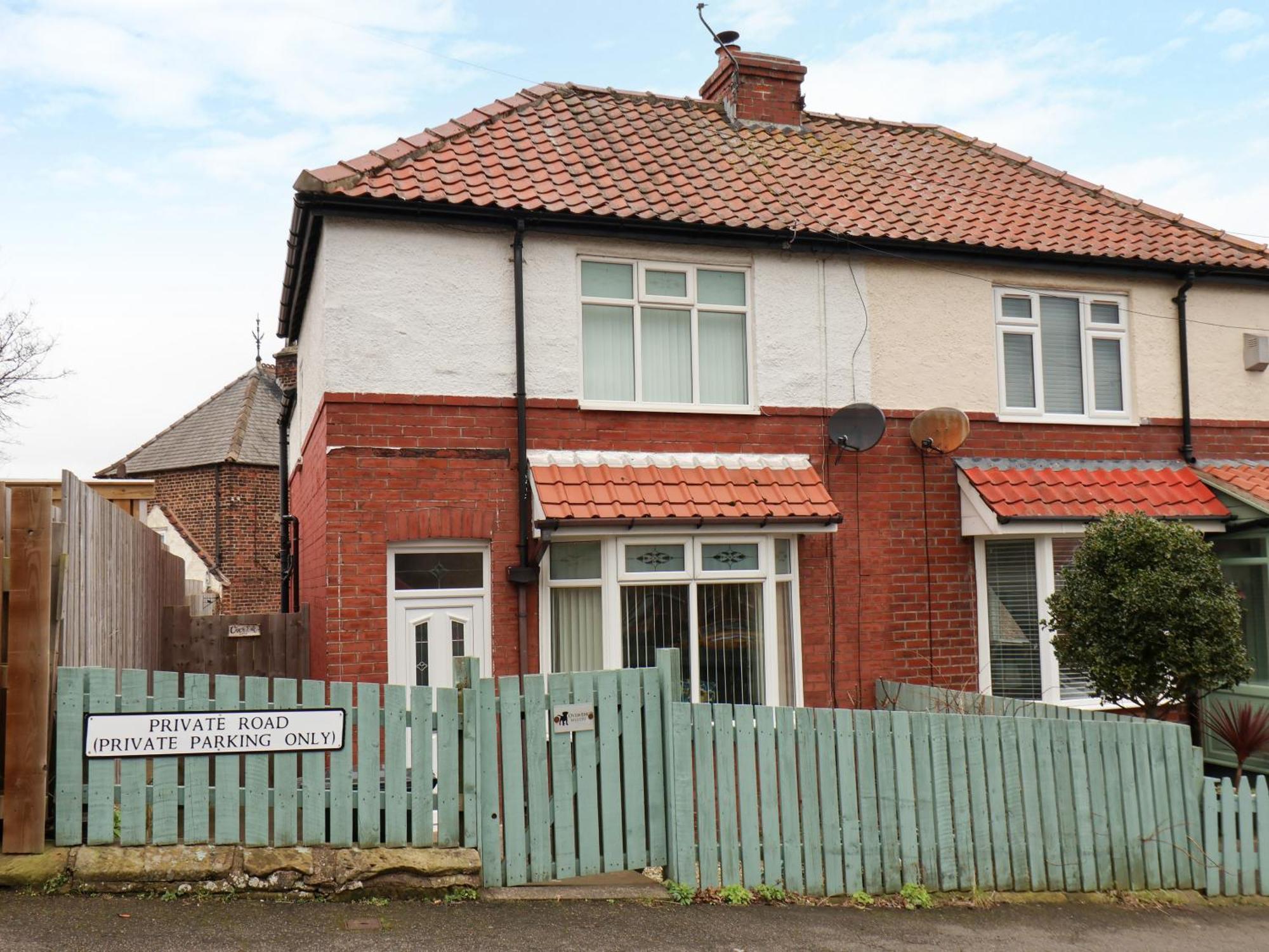 Over Esk Whitby Exterior photo